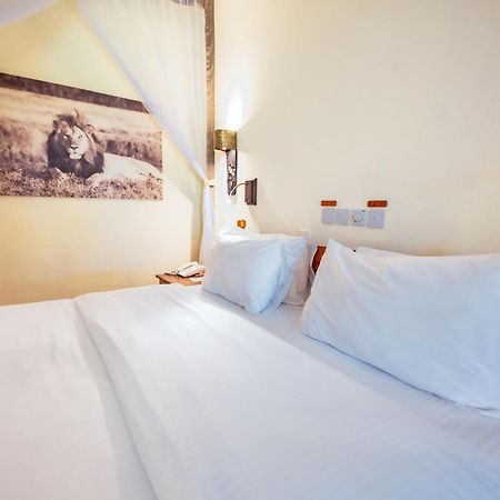 Severin Sea Lodge Mombasa Bagian luar foto