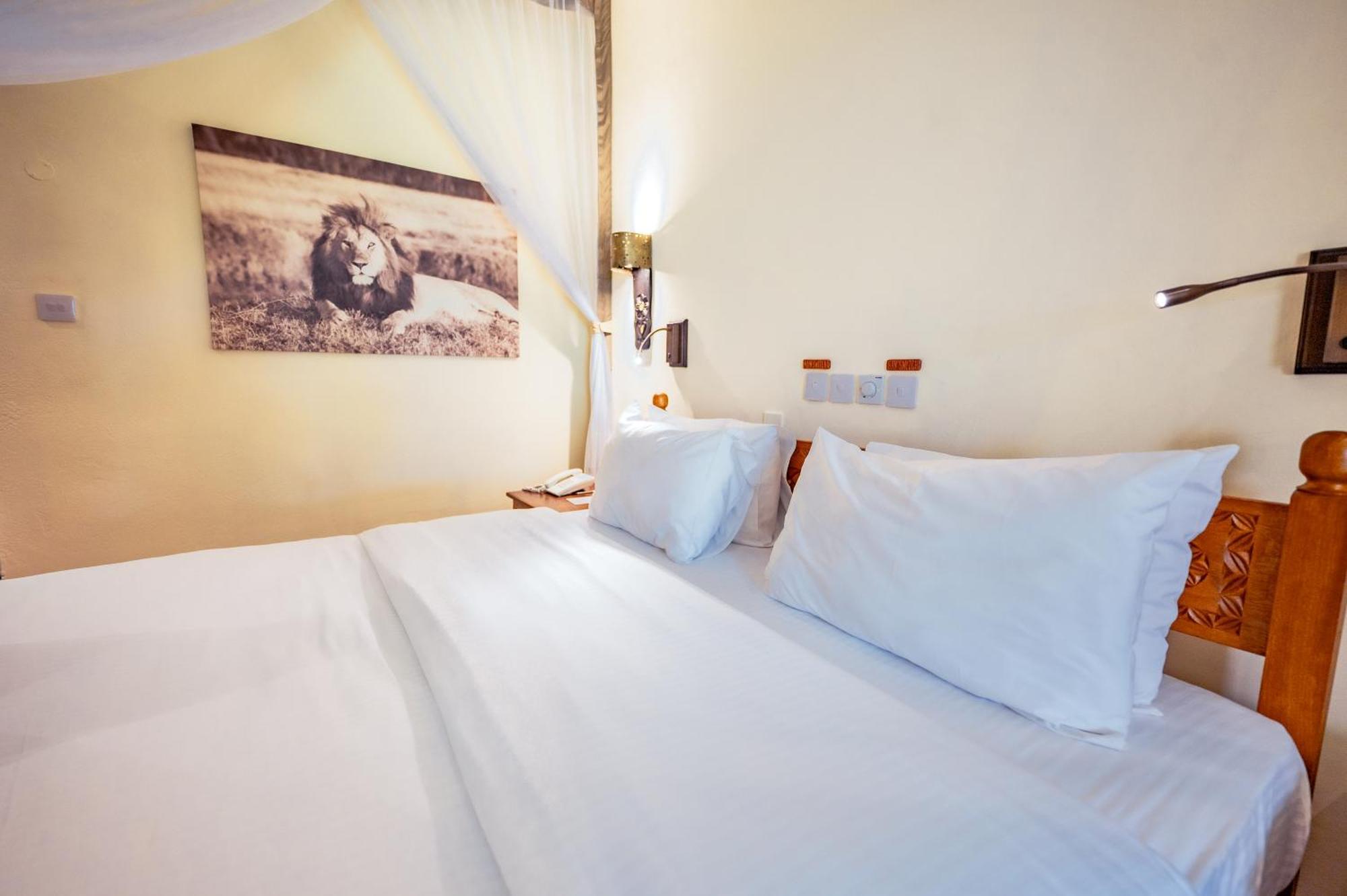 Severin Sea Lodge Mombasa Bagian luar foto