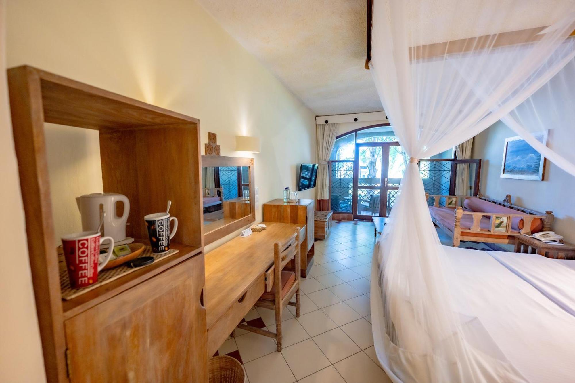 Severin Sea Lodge Mombasa Bagian luar foto