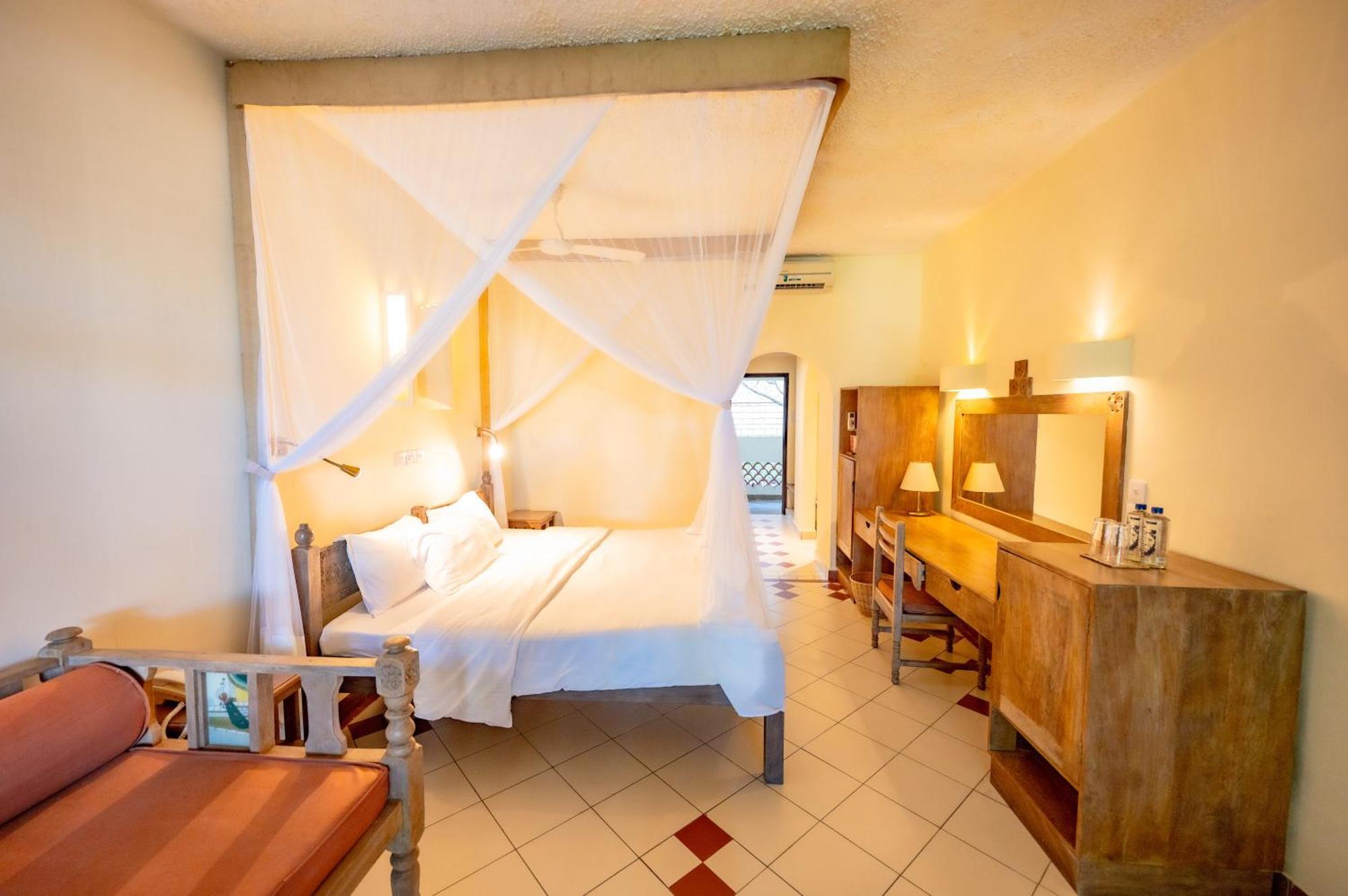 Severin Sea Lodge Mombasa Bagian luar foto
