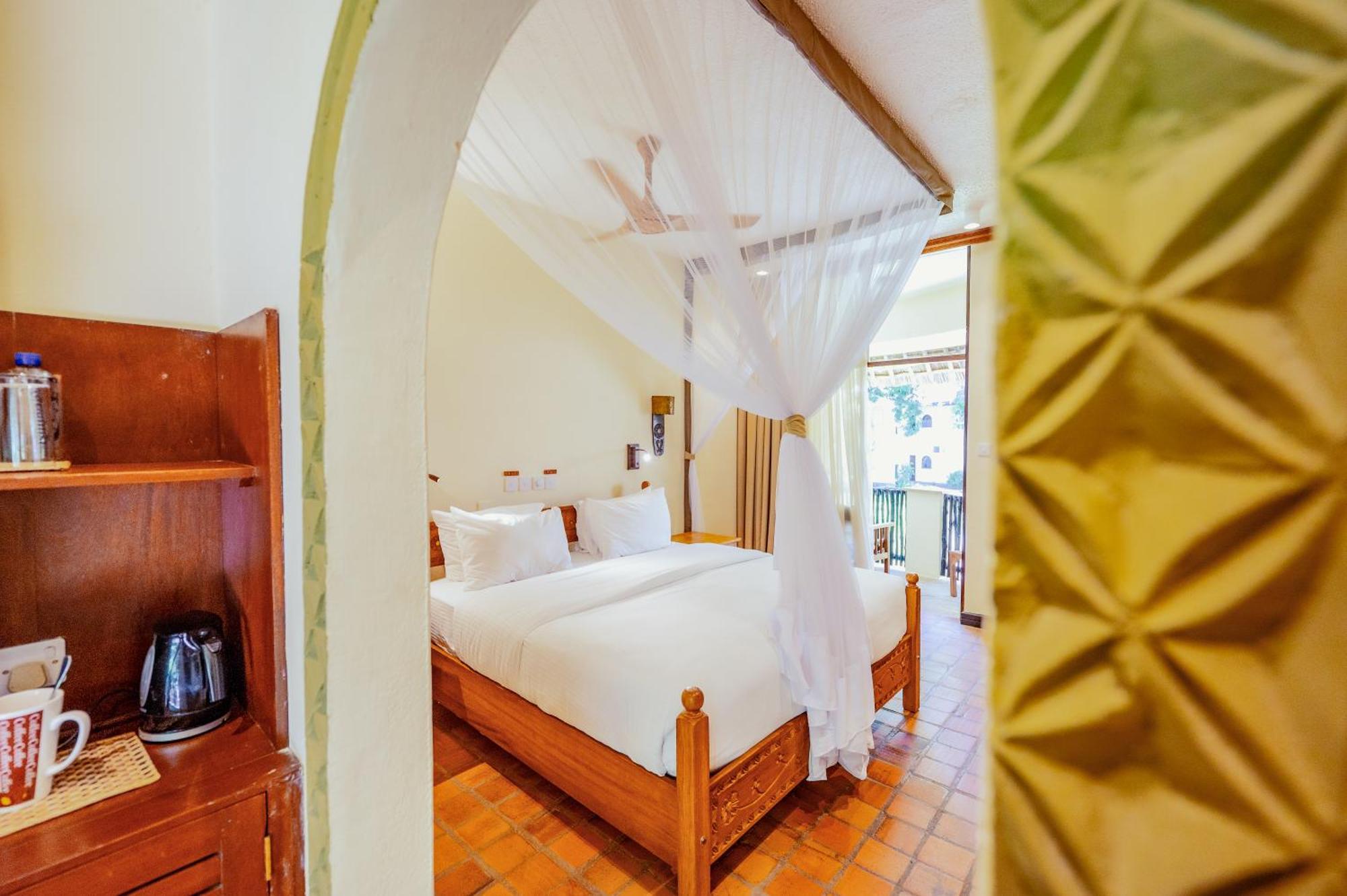 Severin Sea Lodge Mombasa Bagian luar foto
