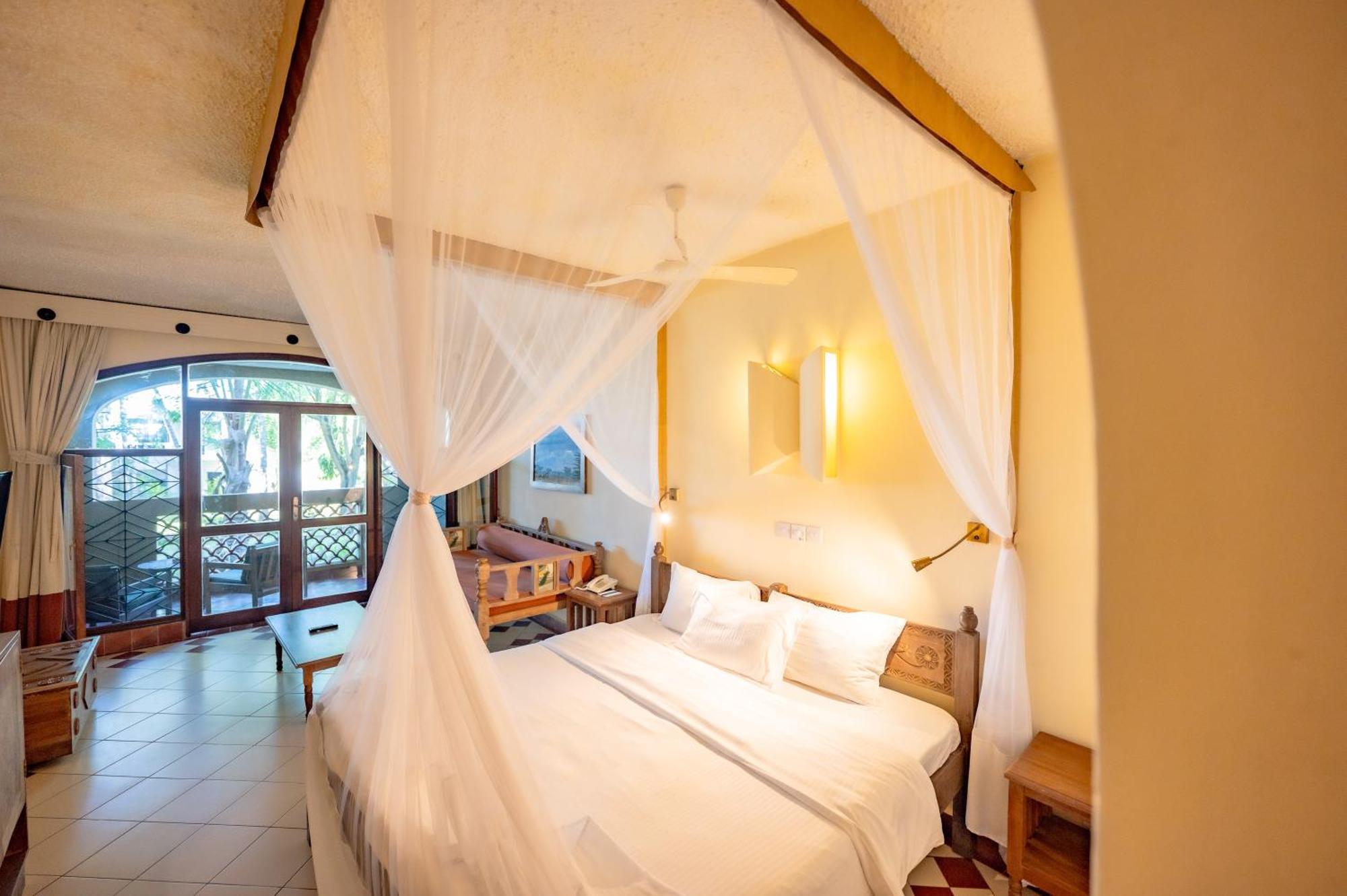 Severin Sea Lodge Mombasa Bagian luar foto
