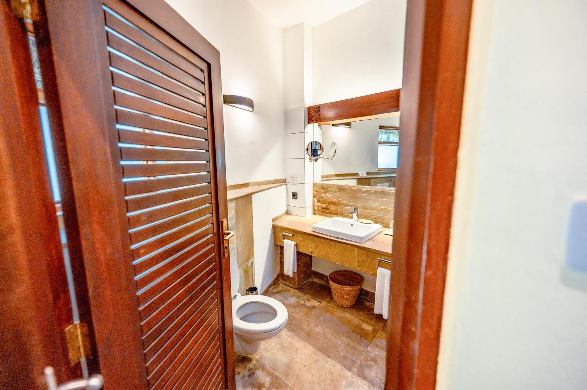 Severin Sea Lodge Mombasa Bagian luar foto